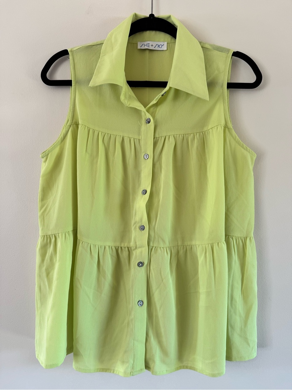 She + Sky Sleeveless Tiered Button-Front Blouse in Neon Lime